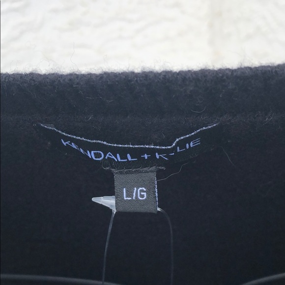 Kendall + Kylie Women’s Crew Neck Sweater - Picture 7 of 9